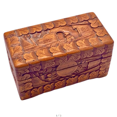Boîte Chinoise en bois sculpté